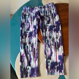 Athleta Wailea Chaturanga Capri Leggings size M
